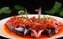 探索名揚中國的湘菜——剁椒蒸魚頭